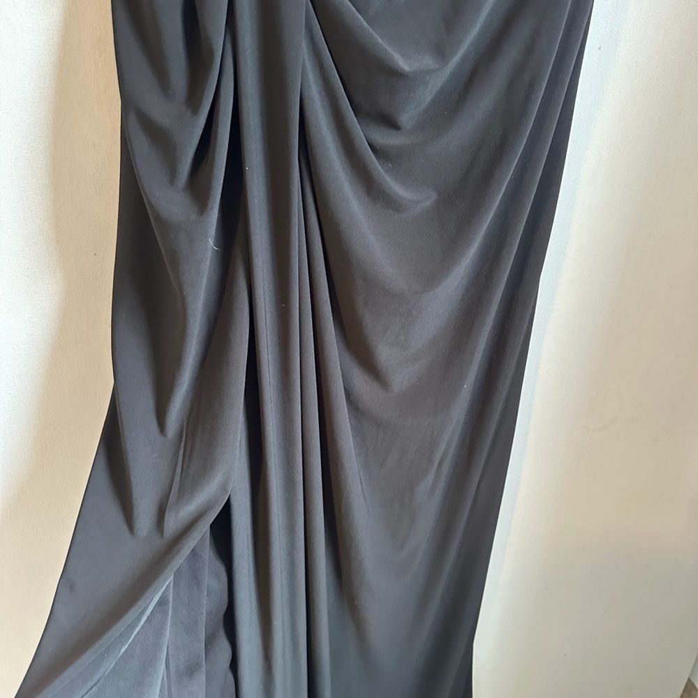 NWOT Adrianna Papell Black Embellished Pleated Off the shoulder Gown. SIZE 12 - Picture 6 of 12